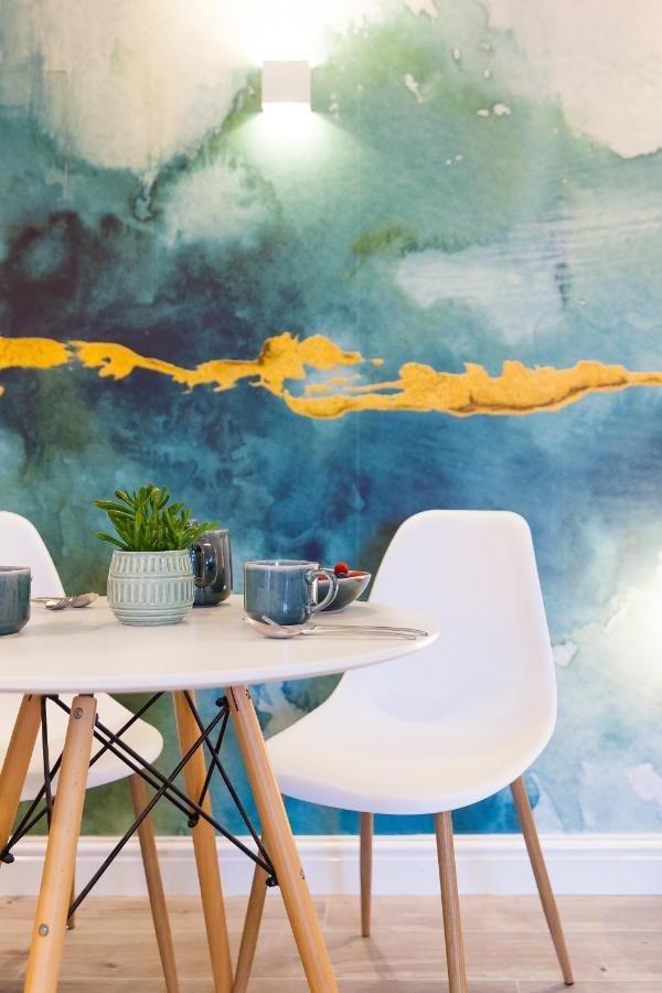 Island Studio With On-Site Parking เซนต์ไอฟส์ ภายนอก รูปภาพ